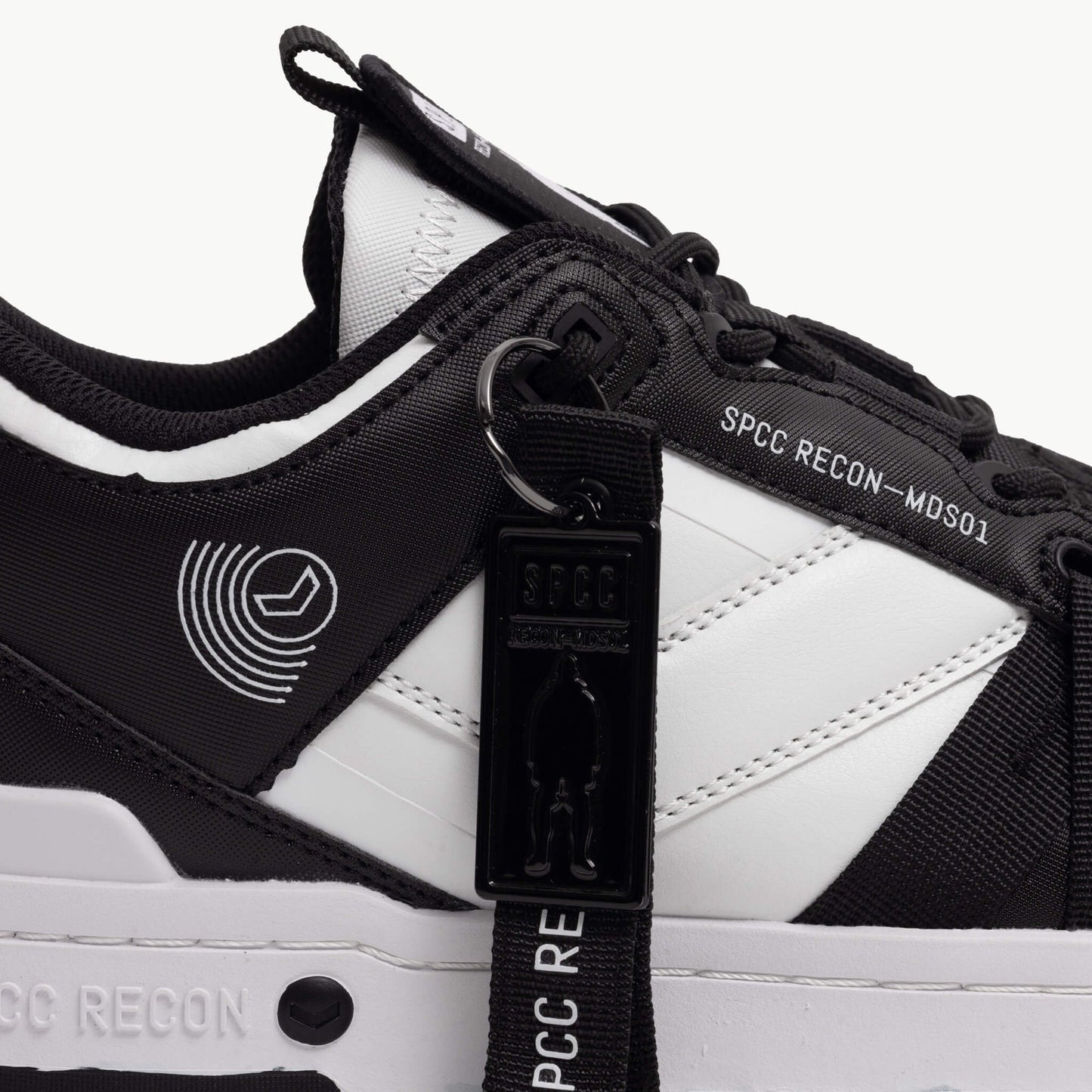 Recon Tau Lo Sneakers  - Black/White