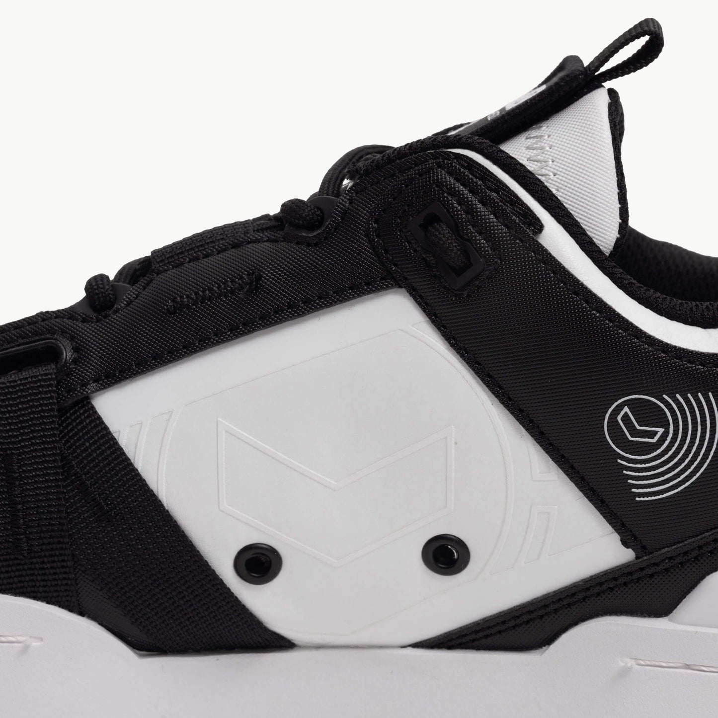 Recon Tau Lo Sneakers  - Black/White